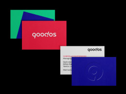 Stationary der qoodos Beratungsfirma, farbenfrohe gestaltete Visitenkarten
